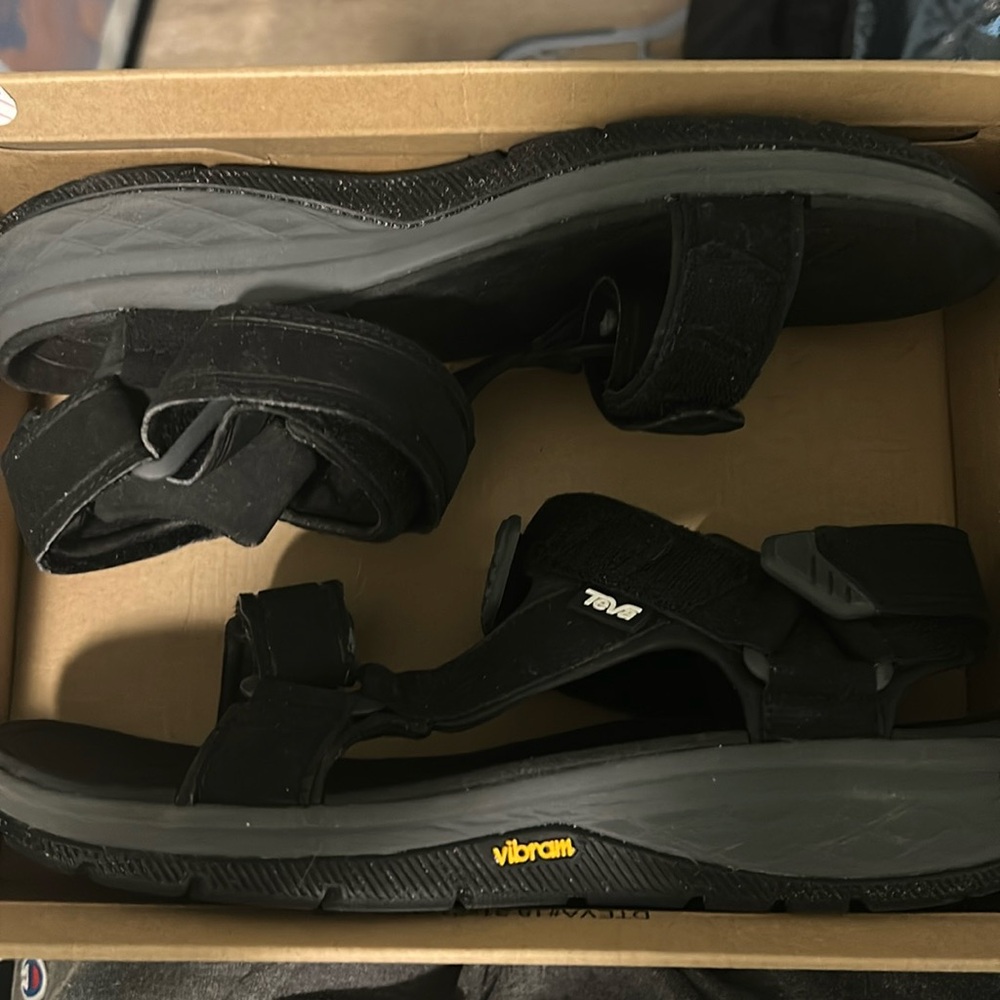 Teva Sandal, Strata Universal
Men’s Size 11